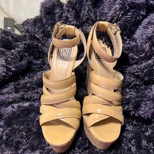 Pour la victories wedges with cork bottom